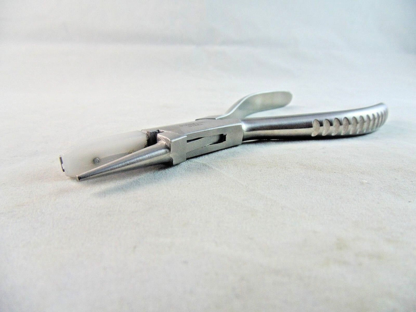 Nylon Tipped Pliers Round / Flat , 6"