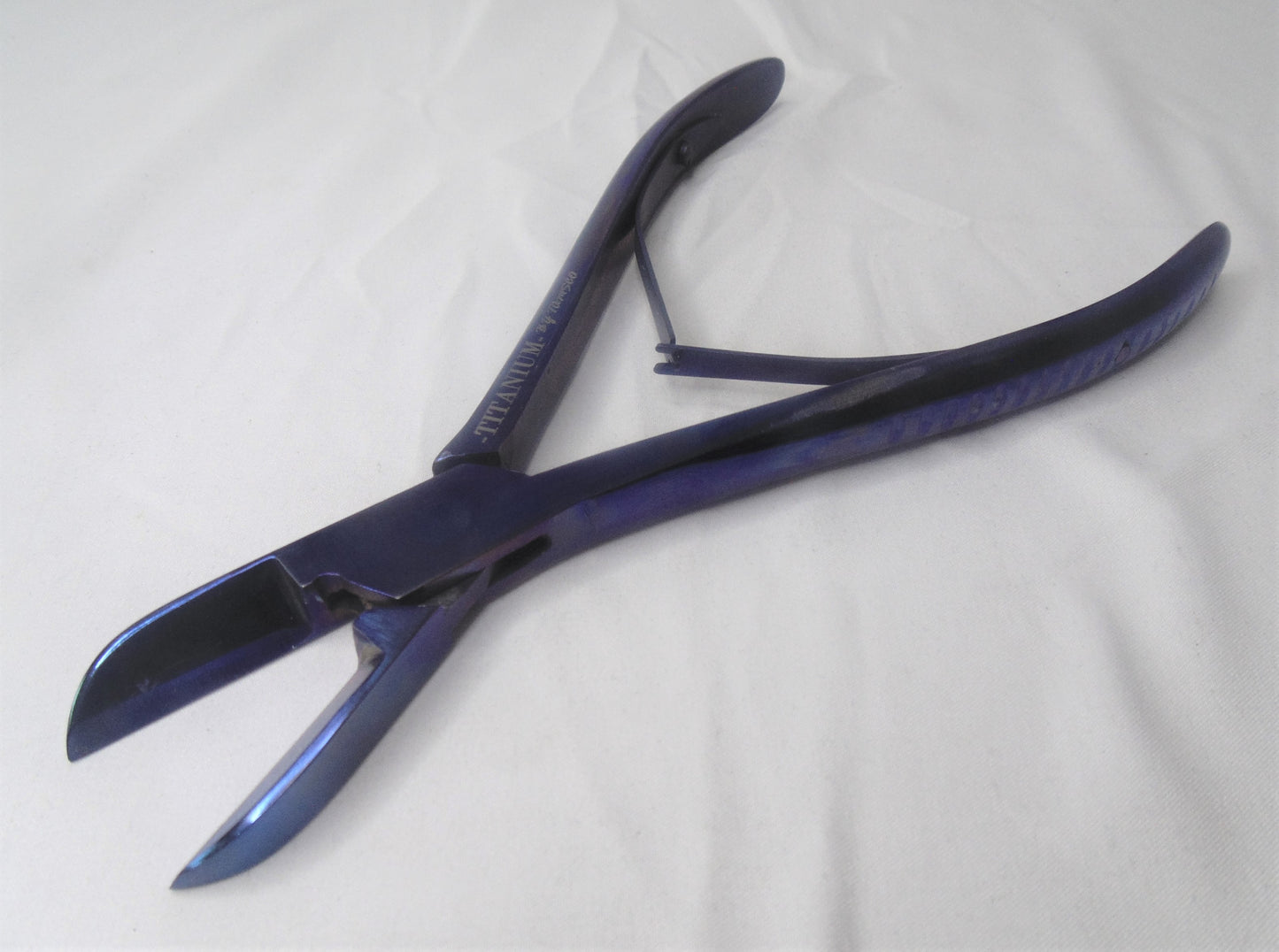 Titanium Coral Cutter 8"