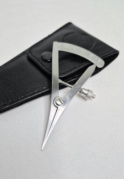 Castroviejo Caliper (measuring gauge)