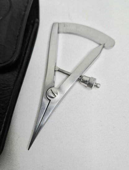 Castroviejo Caliper (measuring gauge)