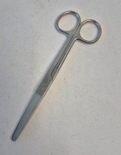 Surgical Scissors Sharp / Blunt Straight 5.5"