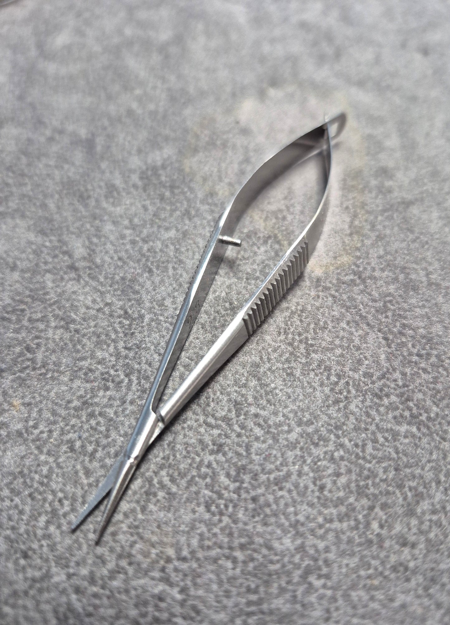 Micro-scissors 3" Vannas