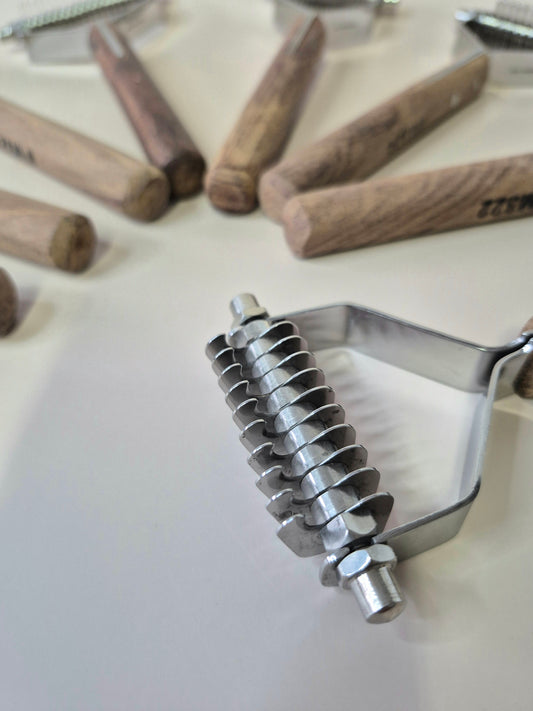 Dematting Comb wooden handle (8 variations)