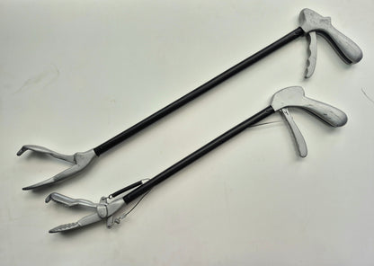 Reptile grabbing tool, cobra style (2 sizes available)