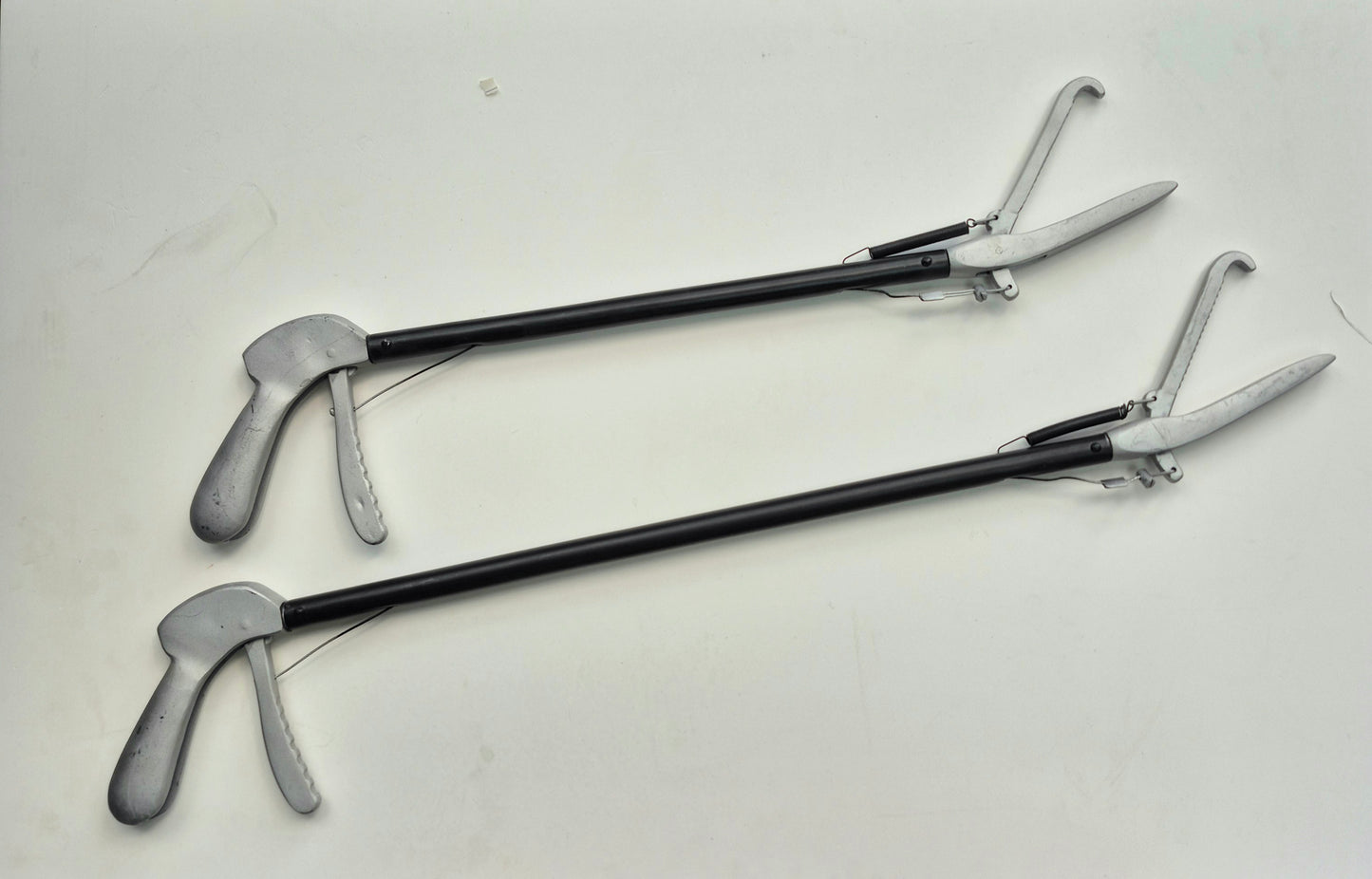 Reptile grabbing tool, catcher style (2 sizes available)